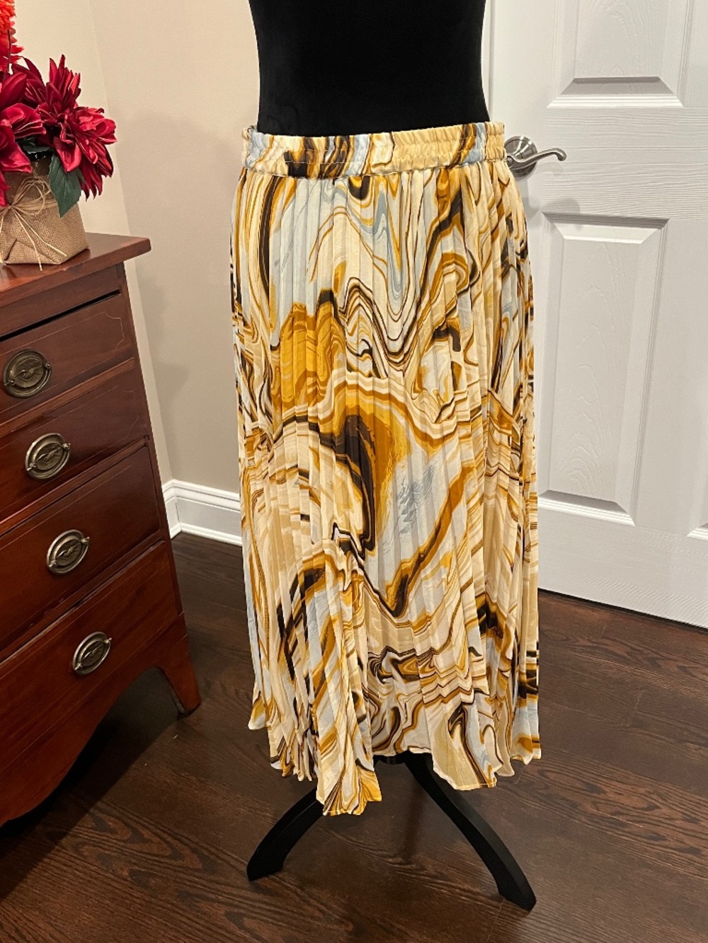 Truly 4 You Cream & Brown Abstract Print Accordion Pleated Midi Skirt M